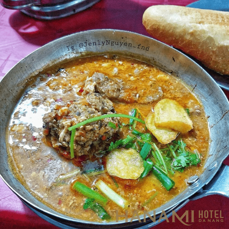 Bánh Mì Ốp La Chảo Cô Ba
