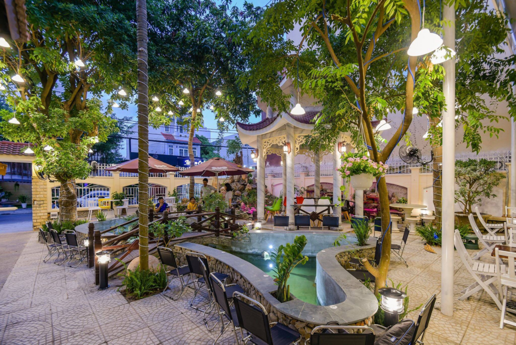 Không quan quán bên trong Mộc Garden - Châu Thị Vĩnh Tế