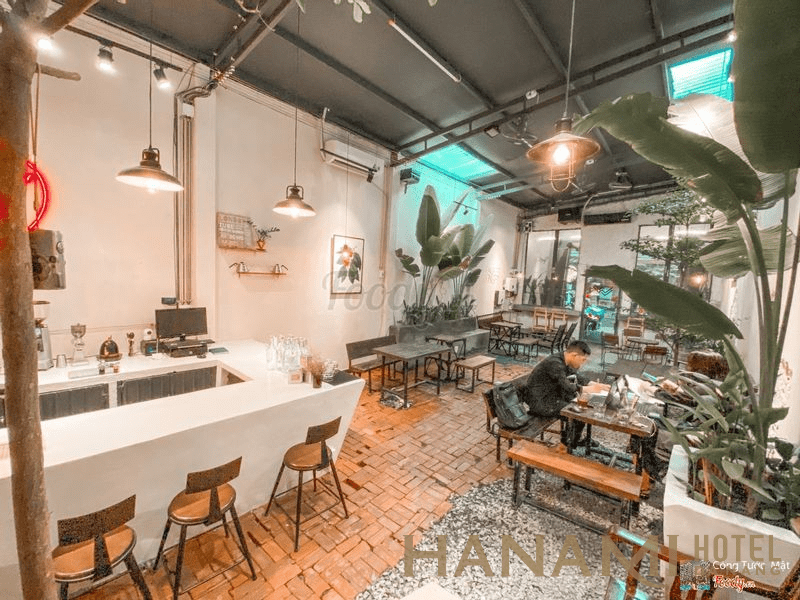 Không gian quán Why Coffee Roasty - Châu Thị Vĩnh Tế