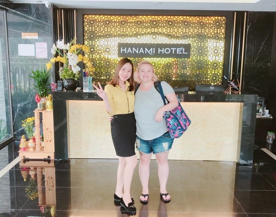 nhân viên khách sạn tình yêu Đà Nẵng