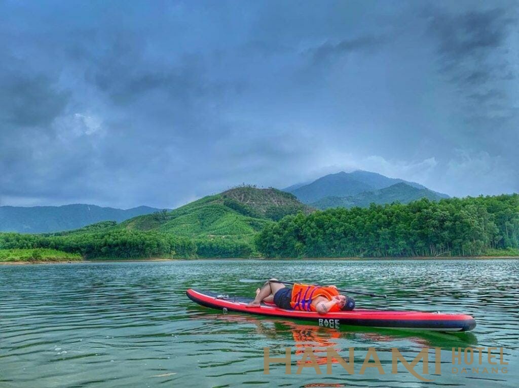 chèo thuyền ở hồ hòa trung đà nẵng
