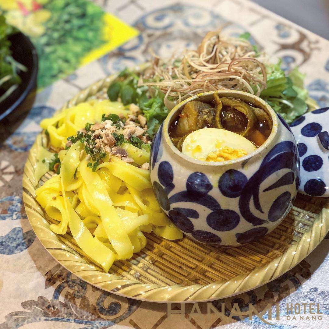 mì quảng ếch Bếp Trang Đà Nẵng có nhiều người nổi tiếng đến ăn