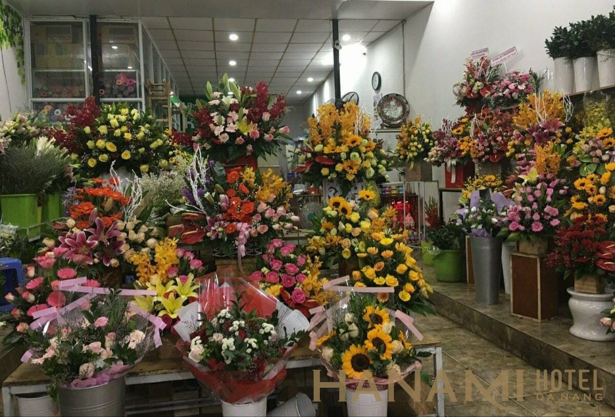 shop hoa tươi Nahana Đà NẴng luôn cập nhật những mẫu hoa mới, cắm hoa nghệ thuật