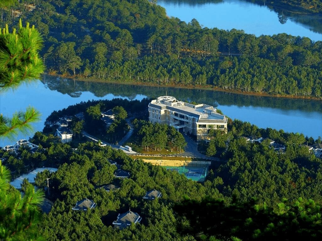 “Ốc đảo” Dalat Edensee Lake Resort & Spa giữa hồ Tuyền Lâm