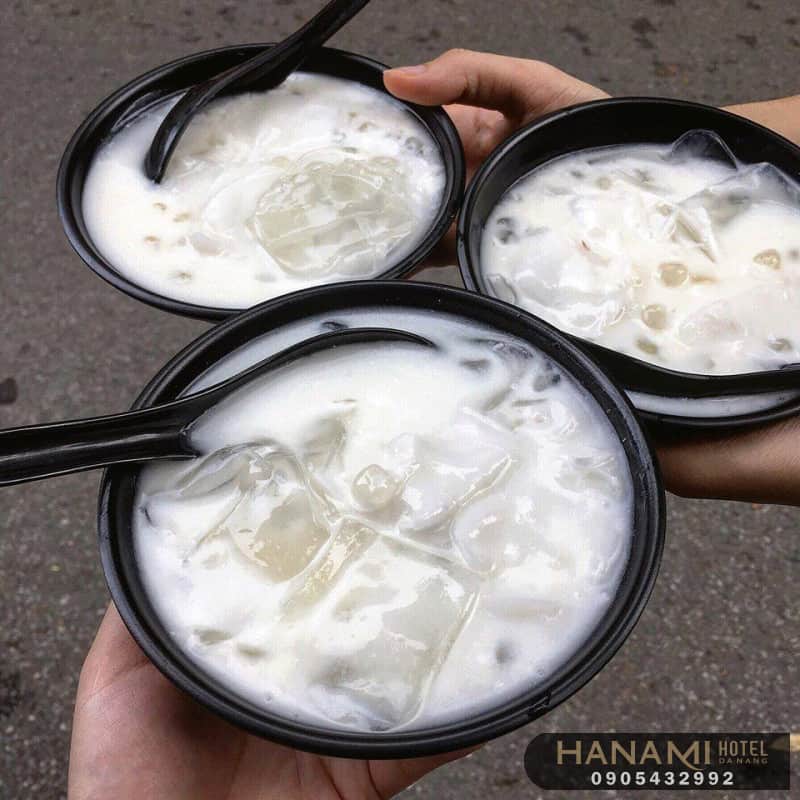 coconut pandan jelly dessert in Da Nang